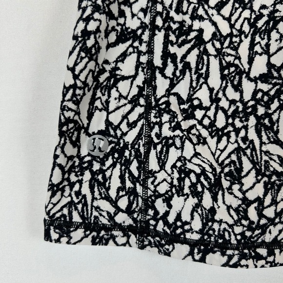 Lululemon Sole Training Tank Top Women Size‎ 2 Black White Abstract Print - Picture 4 of 7